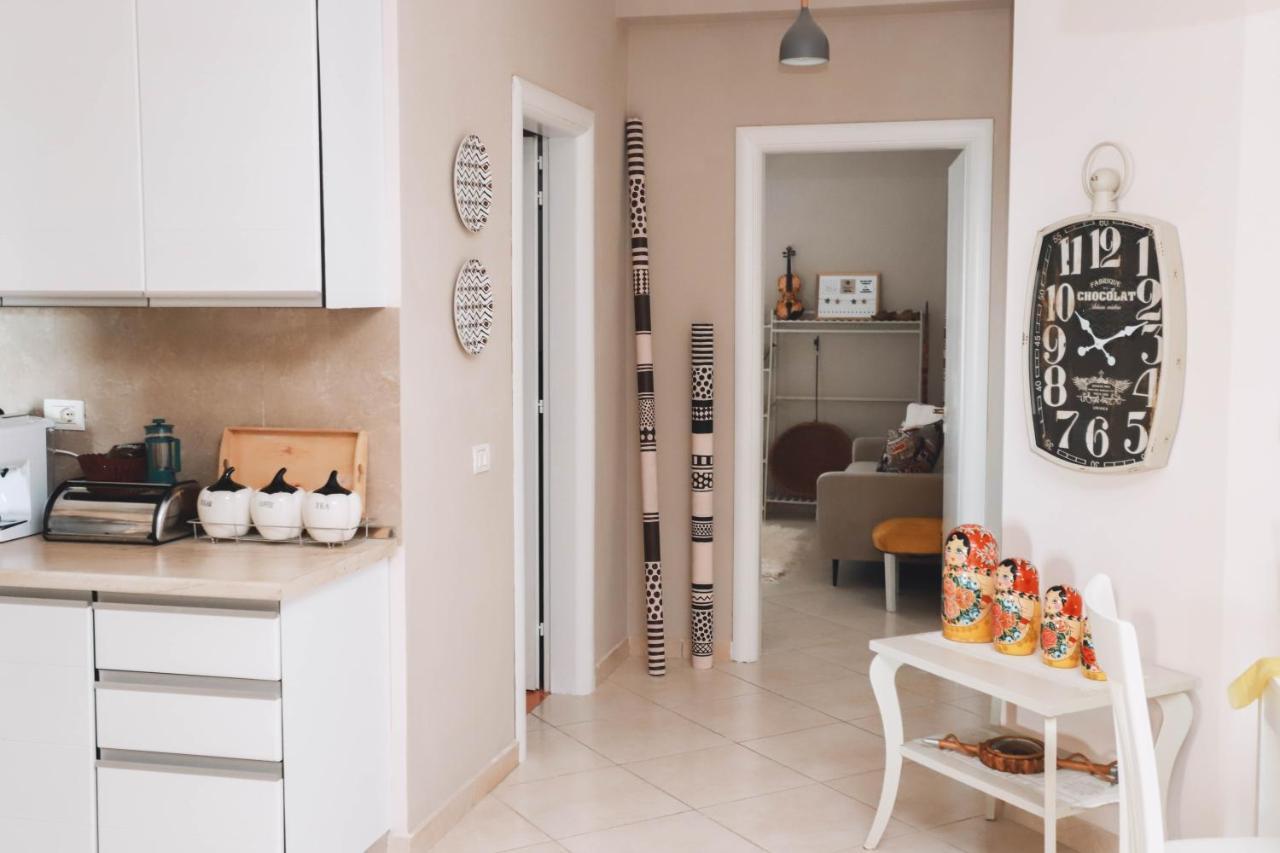 Large Apartment Near The Seaside Boulevard Lungomare Вльора Екстер'єр фото