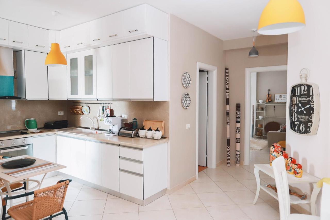 Large Apartment Near The Seaside Boulevard Lungomare Вльора Екстер'єр фото