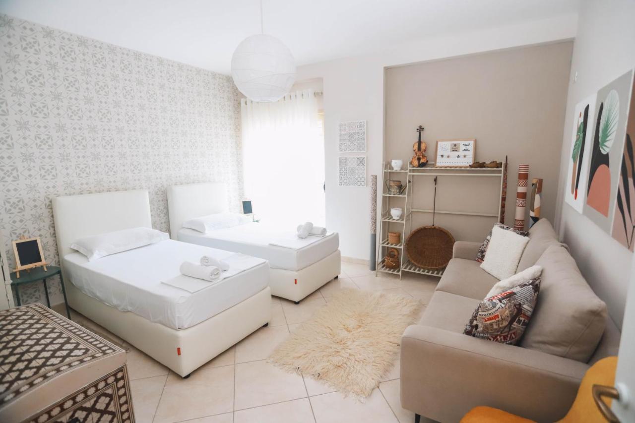 Large Apartment Near The Seaside Boulevard Lungomare Вльора Екстер'єр фото