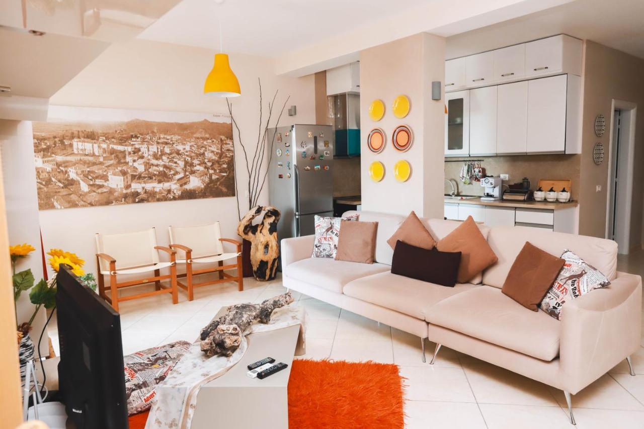 Large Apartment Near The Seaside Boulevard Lungomare Вльора Екстер'єр фото
