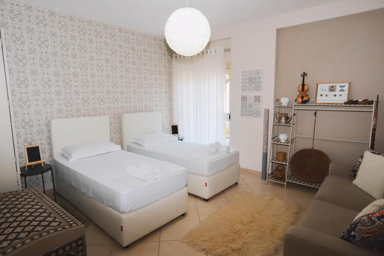 Large Apartment Near The Seaside Boulevard Lungomare Вльора Екстер'єр фото